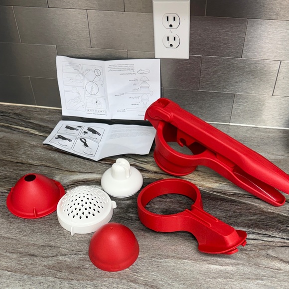 Tupperware Other - Tupperware Press Master Juicer